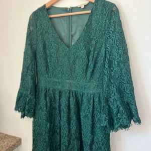 ModCloth retro inspired bell sleeve lace mini dress | size medium